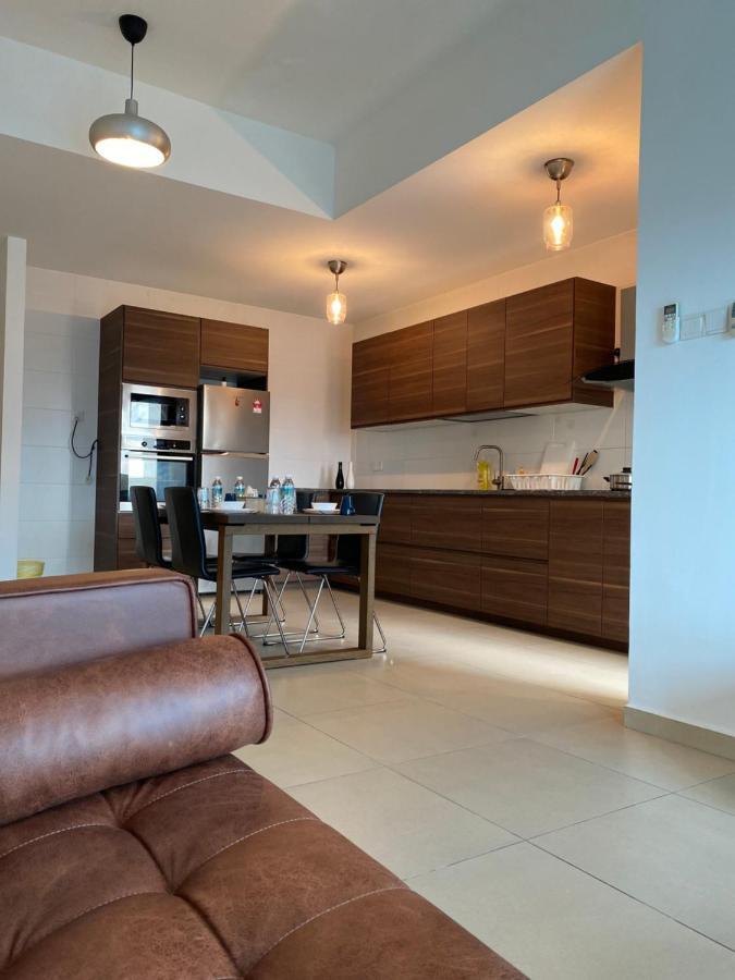 Reizz Residence By Leo Suites Kuala Lumpur Luaran gambar