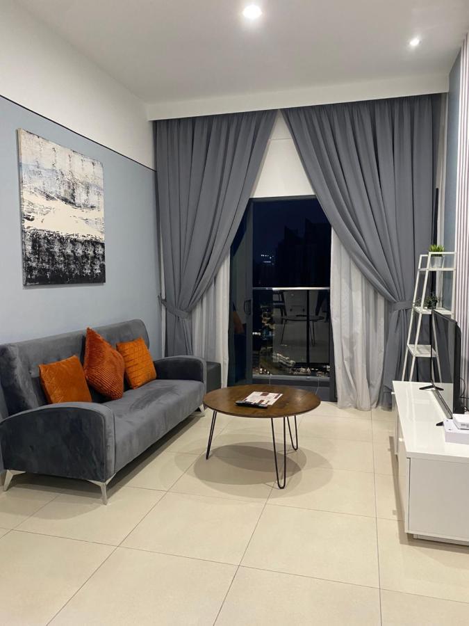 Reizz Residence By Leo Suites Kuala Lumpur Luaran gambar