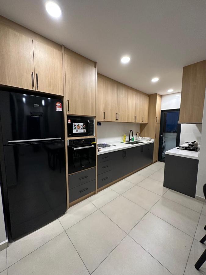 Reizz Residence By Leo Suites Kuala Lumpur Luaran gambar