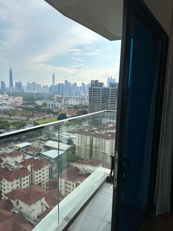 Reizz Residence By Leo Suites Kuala Lumpur Luaran gambar