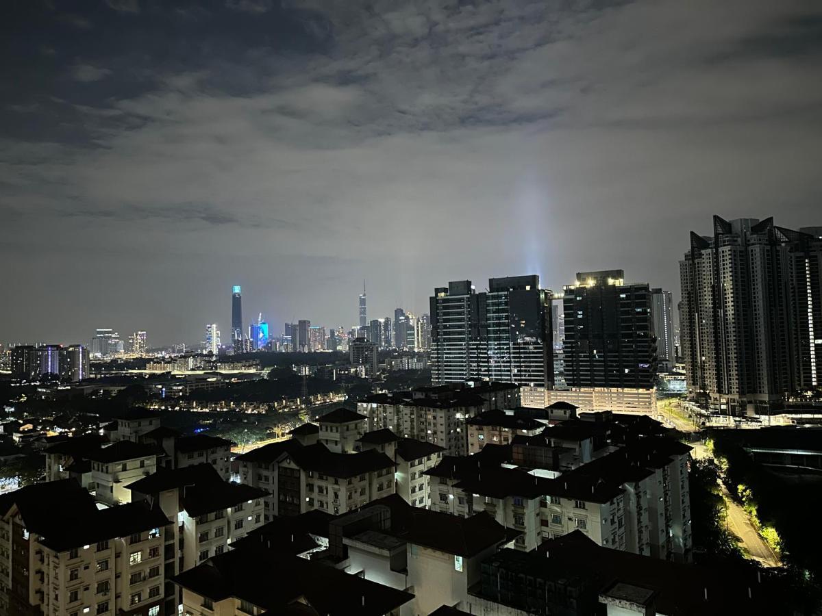 Reizz Residence By Leo Suites Kuala Lumpur Luaran gambar