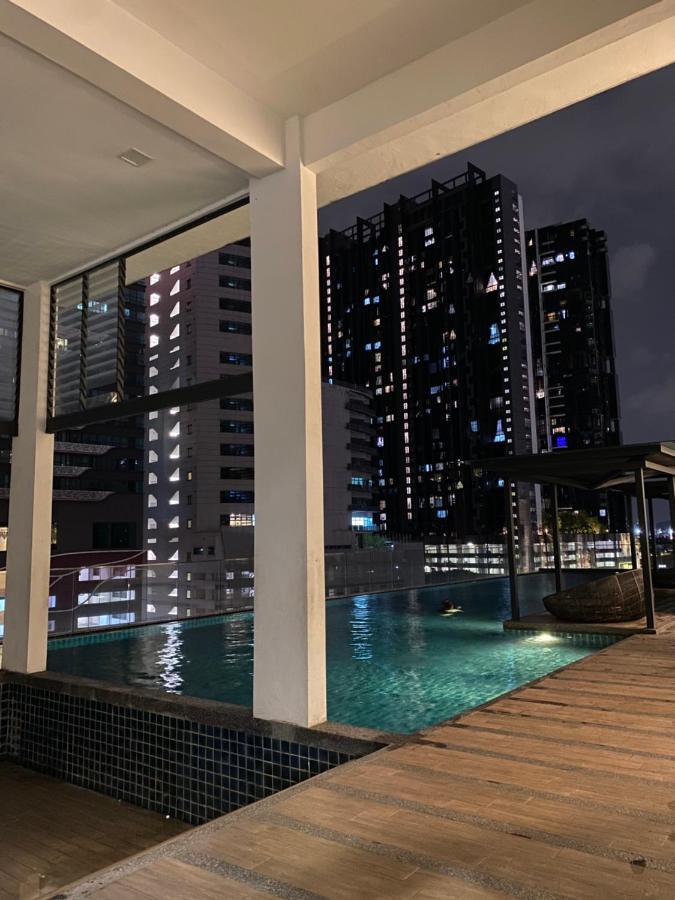 Reizz Residence By Leo Suites Kuala Lumpur Luaran gambar